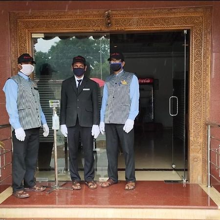 Hotel Sharada International ウドゥピ エクステリア 写真