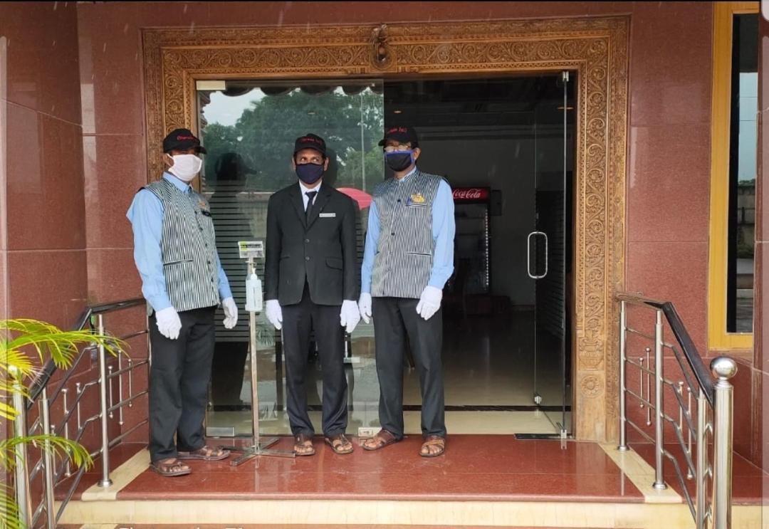 Hotel Sharada International ウドゥピ エクステリア 写真