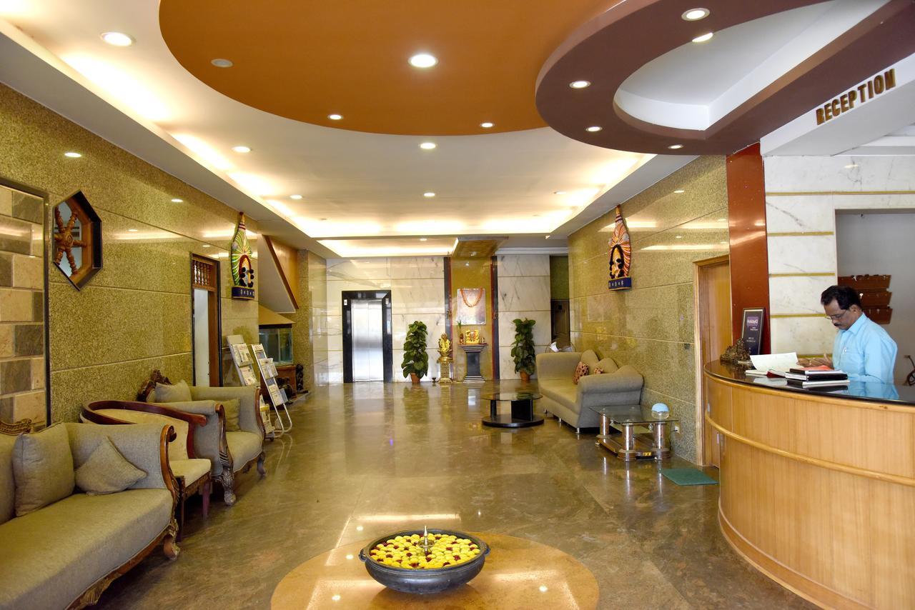 Hotel Sharada International ウドゥピ エクステリア 写真