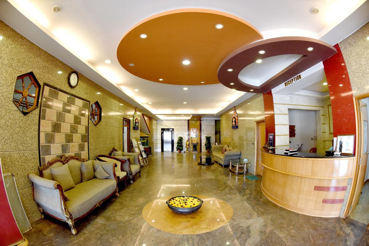 Hotel Sharada International ウドゥピ エクステリア 写真