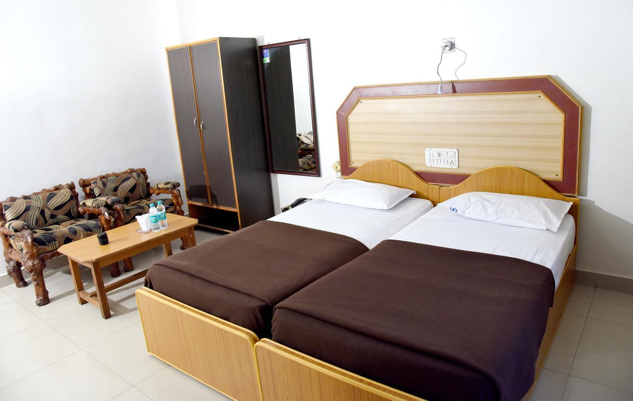 Hotel Sharada International ウドゥピ エクステリア 写真